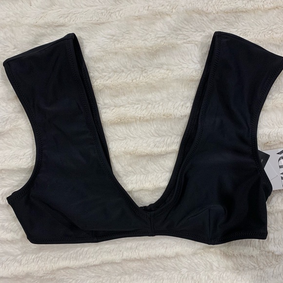 **HP** Zara sold-out two piece black Bikini with cut out waist-hip - Picture 2 of 8